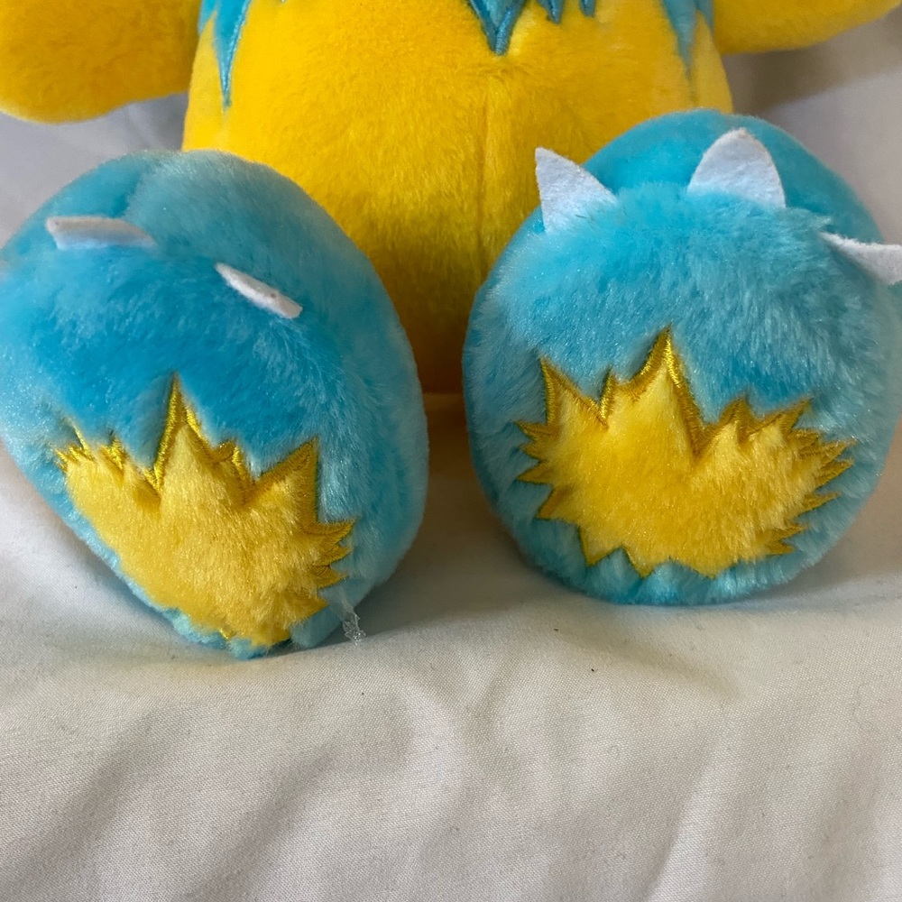 Sukamii The Starboy First Plushy - Picture 4 of 13